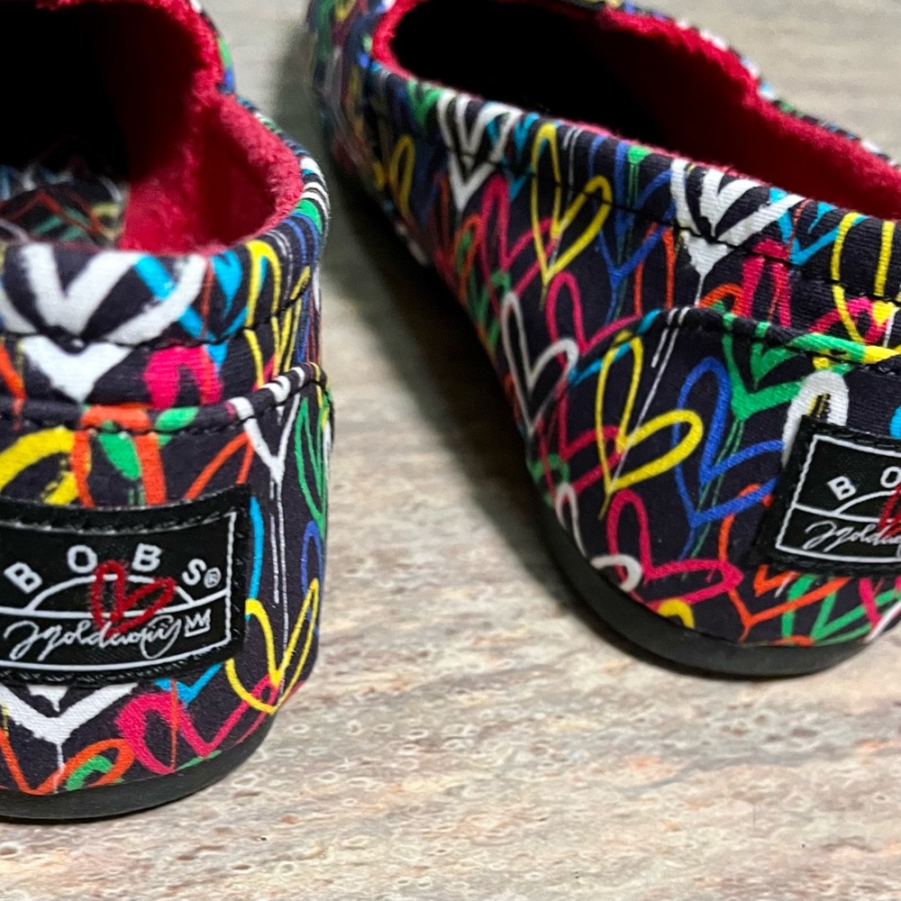 NWOT Bobs X JGoldwyn black slip ons with multicolored hearts - Picture 12 of 15